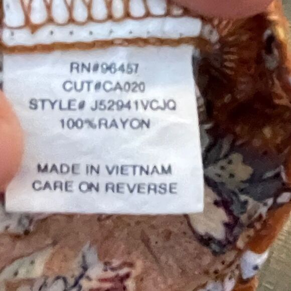 Eyeshadow Top - Picture 6 of 7